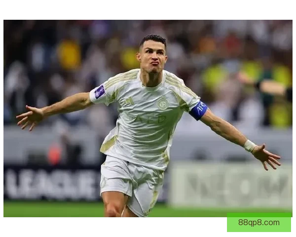 天空体育称今夏C罗或为踢世俱杯与他队签短约临时合作引关注