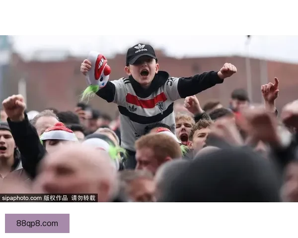 卡里克亲自引领 15岁天才JJ·加布里埃尔加入曼联一线队训练